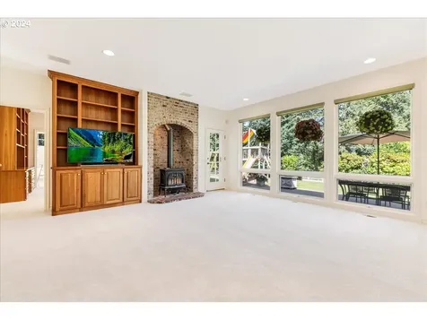 19177 Hill Top Road Lake Oswego OR 97034