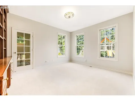 19177 Hill Top Road Lake Oswego OR 97034