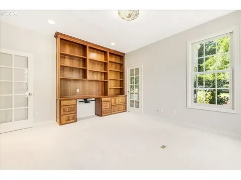 19177 Hill Top Road Lake Oswego OR 97034