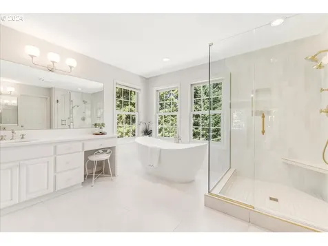 19177 Hill Top Road Lake Oswego OR 97034