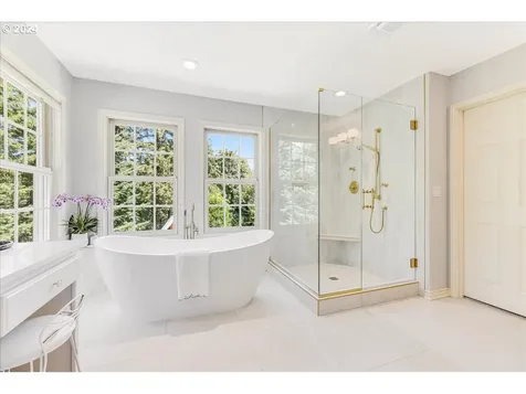 19177 Hill Top Road Lake Oswego OR 97034