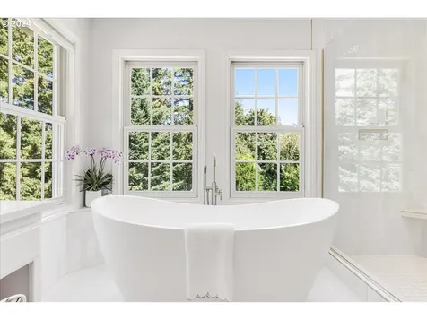 19177 Hill Top Road Lake Oswego OR 97034
