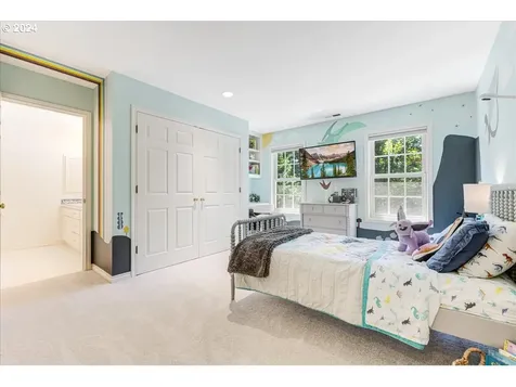 19177 Hill Top Road Lake Oswego OR 97034