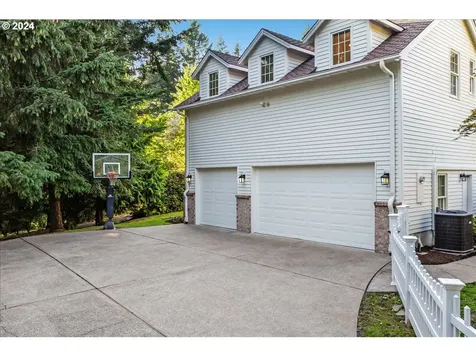 19177 Hill Top Road Lake Oswego OR 97034