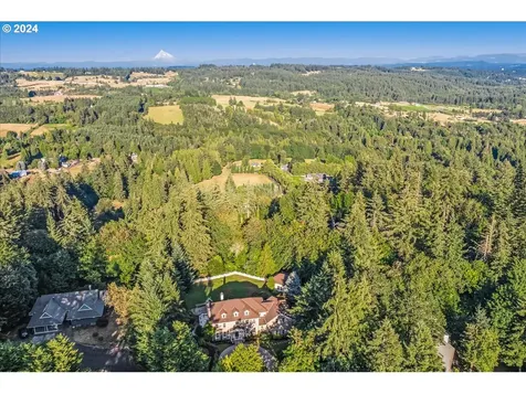 19177 Hill Top Road Lake Oswego OR 97034
