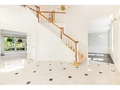 19177 Hill Top Road Lake Oswego OR 97034