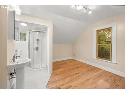 1417 SE 34th Avenue Portland OR 97214