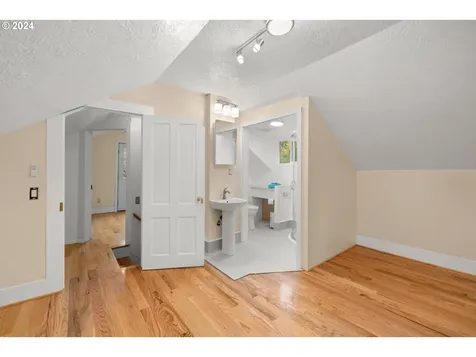1417 SE 34th Avenue Portland OR 97214