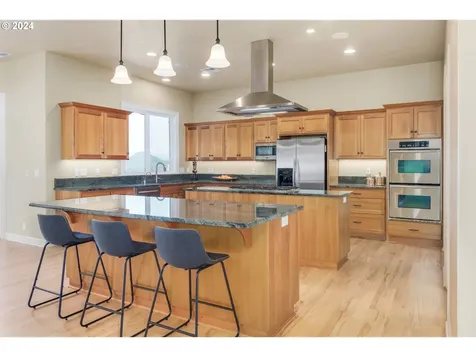 6164 Fernhill Loop Springfield OR 97478