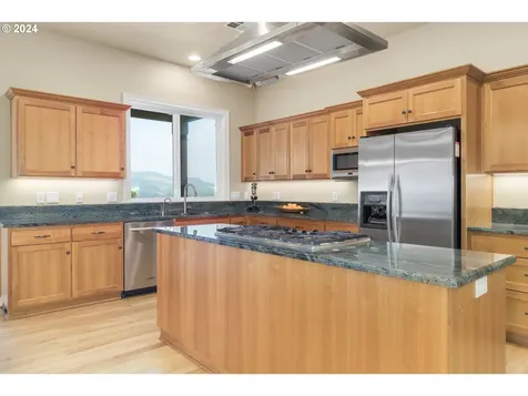6164 Fernhill Loop Springfield OR 97478
