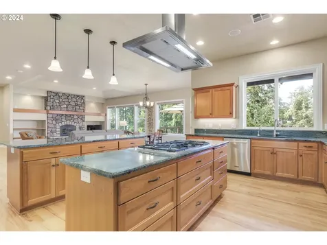 6164 Fernhill Loop Springfield OR 97478