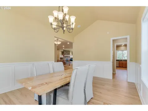 6164 Fernhill Loop Springfield OR 97478