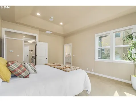 6164 Fernhill Loop Springfield OR 97478
