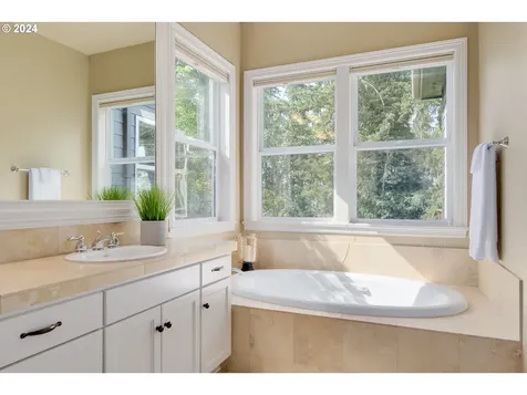 6164 Fernhill Loop Springfield OR 97478