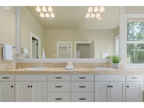 6164 Fernhill Loop Springfield OR 97478