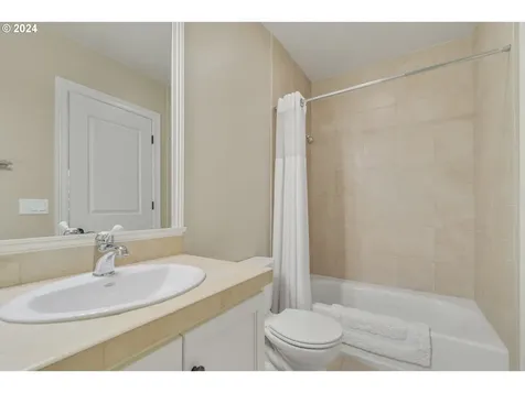 6164 Fernhill Loop Springfield OR 97478