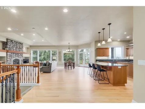6164 Fernhill Loop Springfield OR 97478