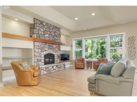 6164 Fernhill Loop Springfield OR 97478