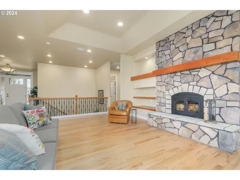 6164 Fernhill Loop Springfield OR 97478
