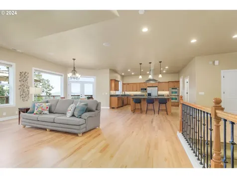 6164 Fernhill Loop Springfield OR 97478