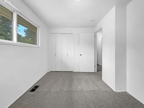 1619 Se 151st Avenue Portland OR 97233