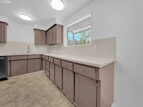 1619 Se 151st Avenue Portland OR 97233