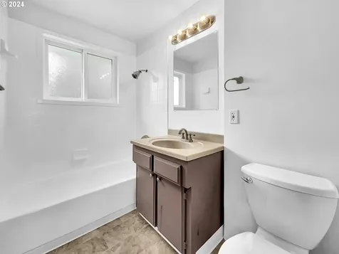 1619 Se 151st Avenue Portland OR 97233