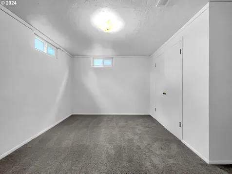 1619 Se 151st Avenue Portland OR 97233