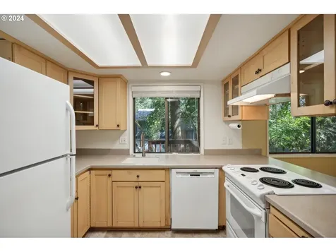 9914 SW Quail Post Road Portland OR 97219