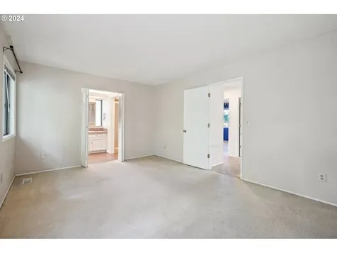 9914 SW Quail Post Road Portland OR 97219