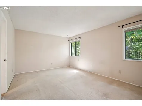 9914 SW Quail Post Road Portland OR 97219