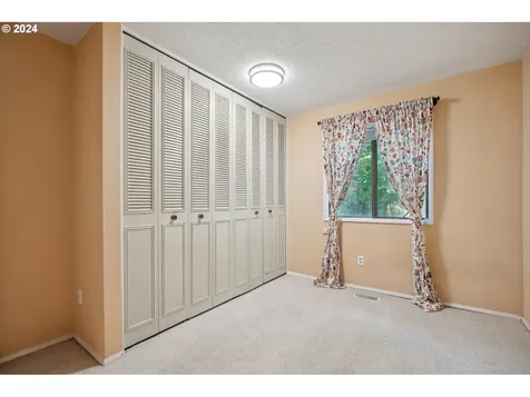9914 SW Quail Post Road Portland OR 97219