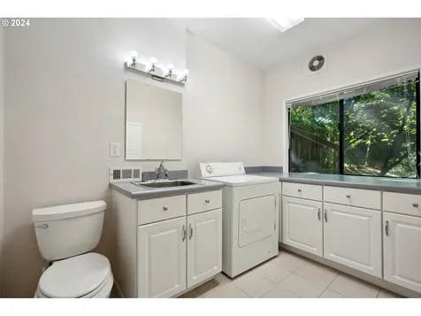 9914 SW Quail Post Road Portland OR 97219