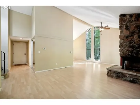 9914 SW Quail Post Road Portland OR 97219