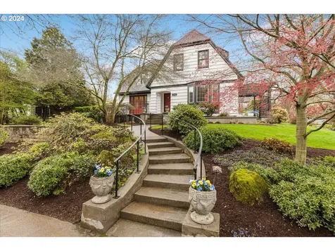 7536 Se 27th Avenue Portland OR 97202