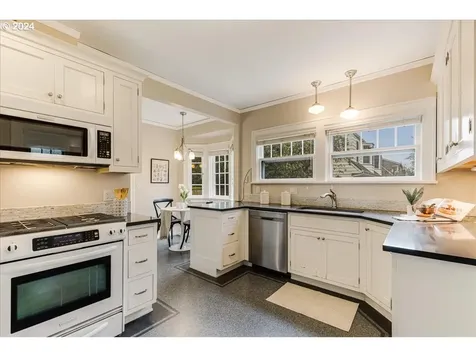 7536 Se 27th Avenue Portland OR 97202