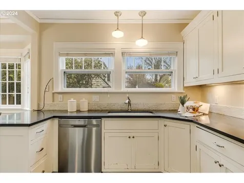 7536 Se 27th Avenue Portland OR 97202