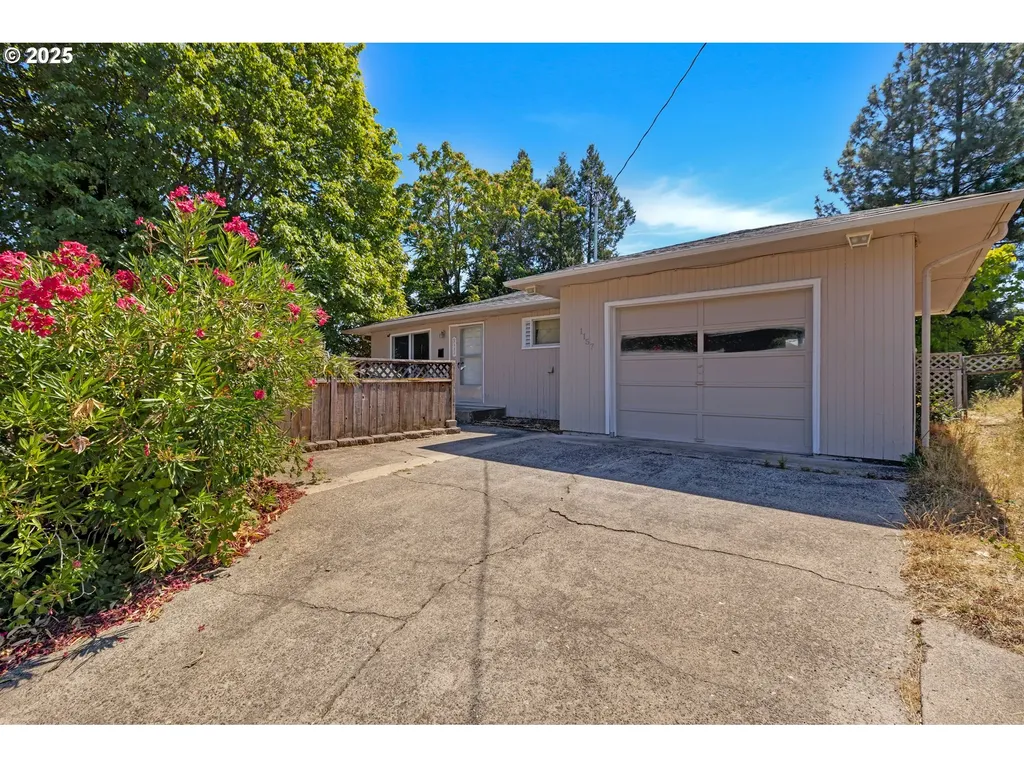 1157 NE Malheur Avenue Roseburg OR 97470