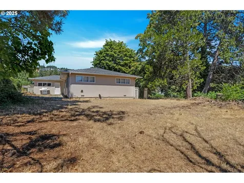 1157 NE Malheur Avenue Roseburg OR 97470