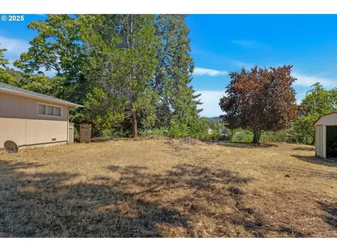 1157 NE Malheur Avenue Roseburg OR 97470