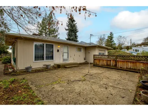 1157 NE Malheur Avenue Roseburg OR 97470