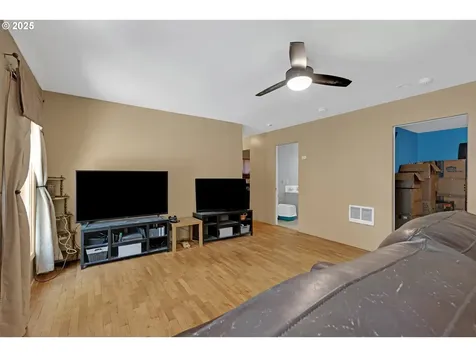 1157 NE Malheur Avenue Roseburg OR 97470
