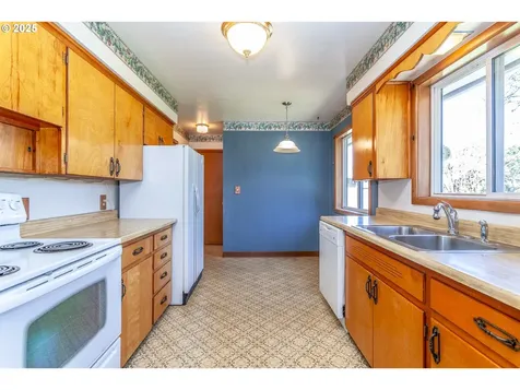 1814 NE 120th Avenue Portland OR 97220