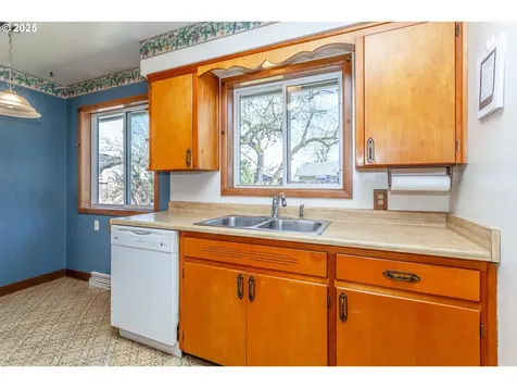 1814 NE 120th Avenue Portland OR 97220