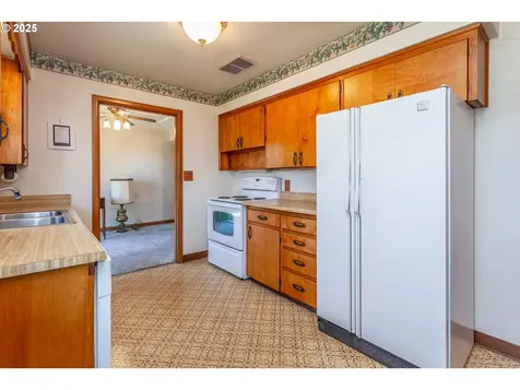 1814 NE 120th Avenue Portland OR 97220