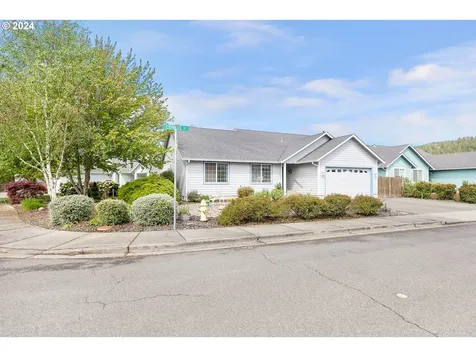 256 Cypress Street Sutherlin OR 97479