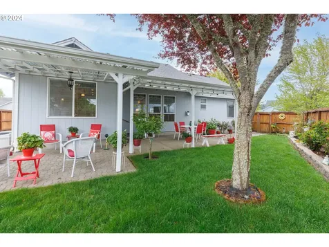 256 Cypress Street Sutherlin OR 97479
