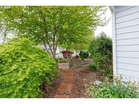 256 Cypress Street Sutherlin OR 97479