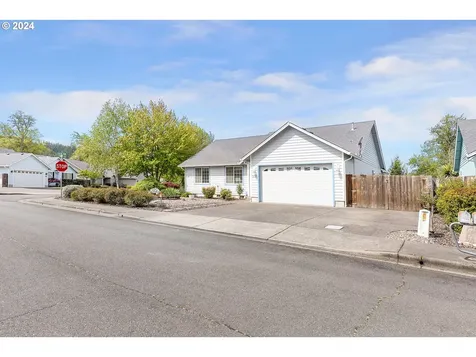 256 Cypress Street Sutherlin OR 97479