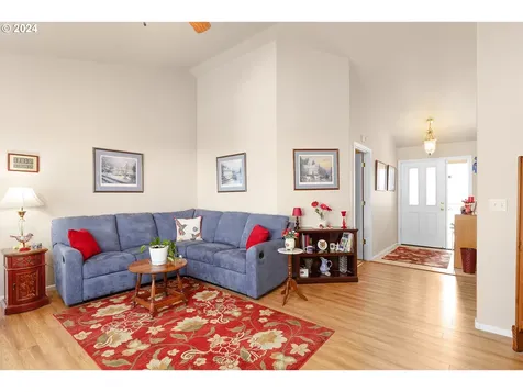 256 Cypress Street Sutherlin OR 97479